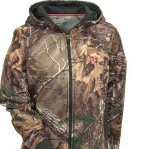 Women’s Under armor real tree sweatshirt